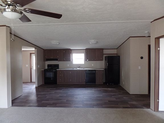 2nd image of 379 Bayhead Dr