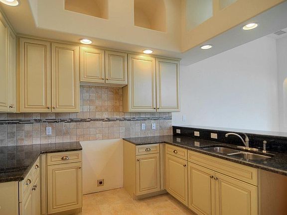 3rd image of 124 Mediterranean Way