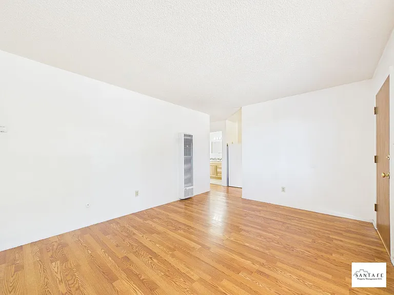 302 Artist Rd — Photo 4