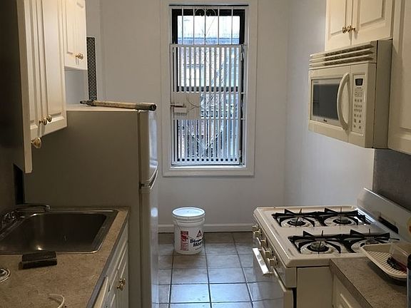 5th image of 4307 42nd St APT 5B