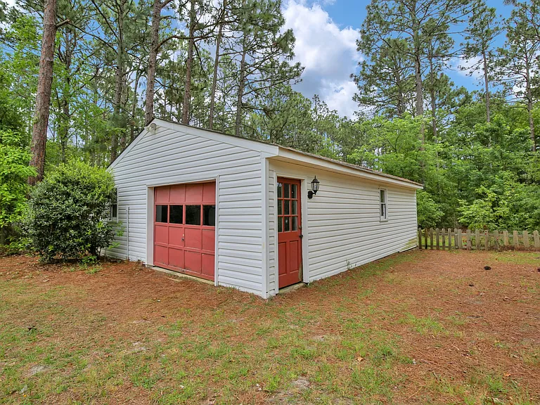 853 Foxcroft Dr — Photo 37