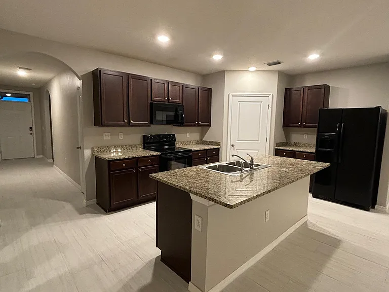 8103 Bilston Village Ln — Photo 7