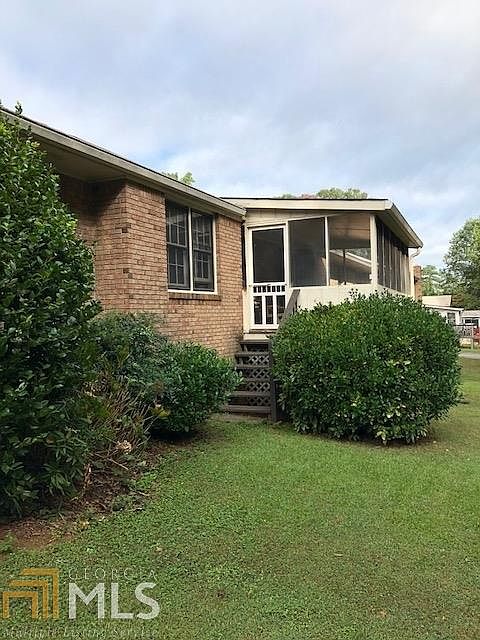 2nd image of 1082 Evelyn Ln