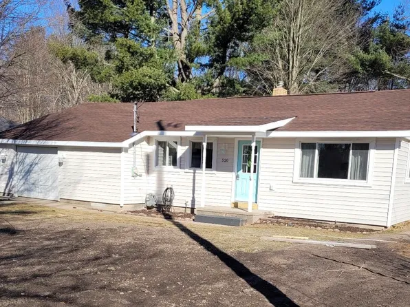 520 W Wixom Rd, Sanford, MI 48657