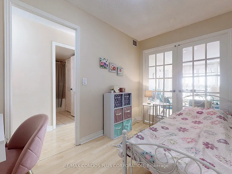 60 Fairfax Cres #315 — Photo 25