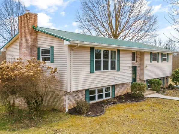 129 Raymond St, Washington, WV 26181