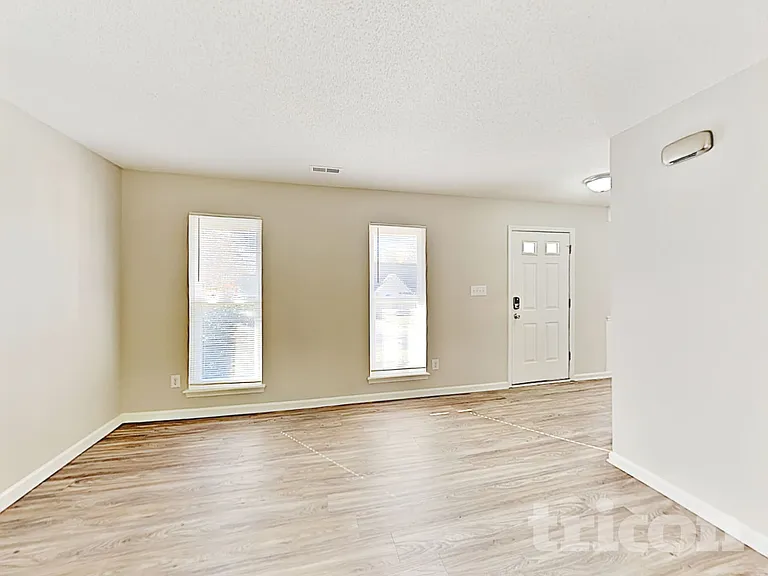 8009 Vermilion Dr — Photo 4
