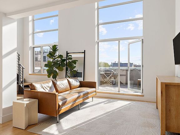 4th image of 109 Waverly Ave APT 4B