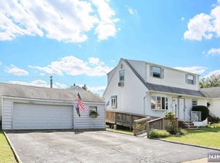 6 Falmouth Ave, Elmwood Park, NJ 07407