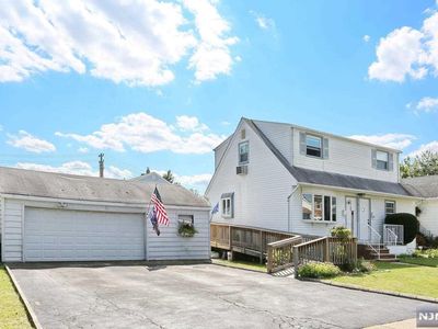 6 Falmouth Ave, Elmwood Park, NJ, 07407