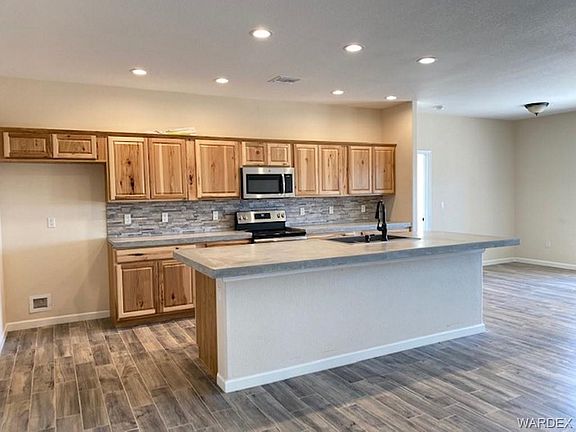 3rd image of 1892 Arcadia Cir W
