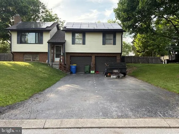 246 Vegas Dr, Hanover, PA 17331