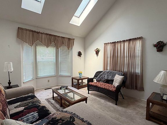 5th image of 6180 Eagle Dr