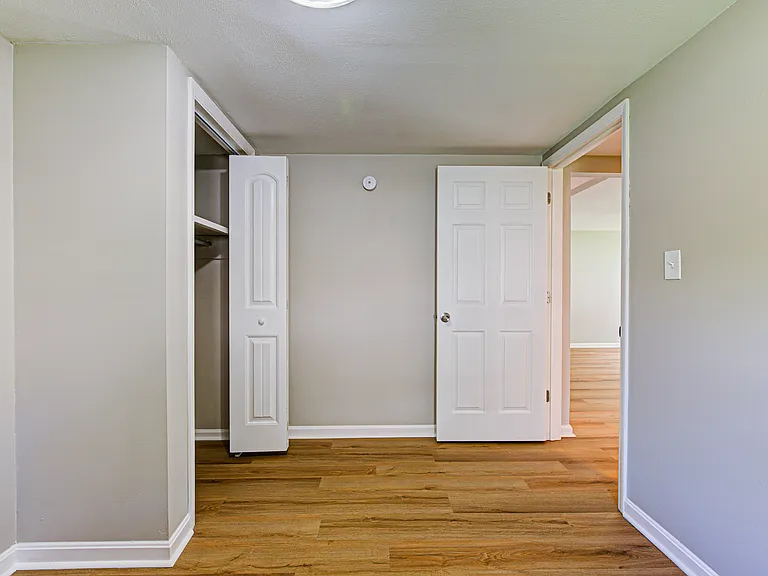 241 Kahl Ct — Photo 14