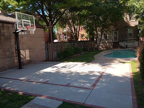 2nd image of 4314 Lindell Blvd