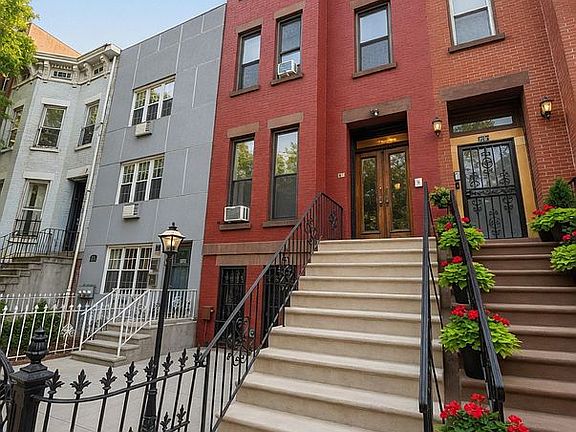 2nd image of 62 Bainbridge St