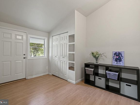 3rd image of 1617 Marshall Ave