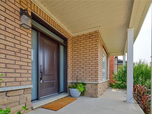 2nd image of 16 Watercliff Pl