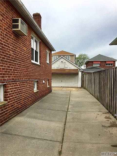 2nd image of 16016 96th St