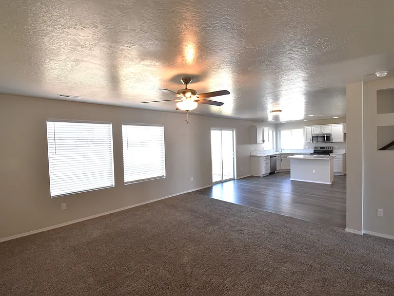 6825 S Allegiance Ave — Photo 7