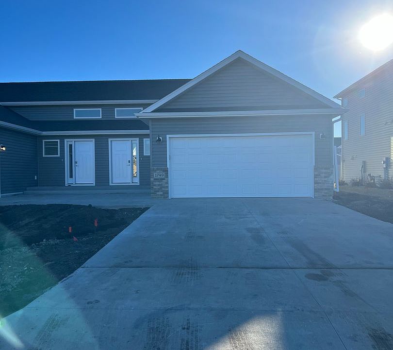 1st image of 1701-1919 Johnson Dr S #1749