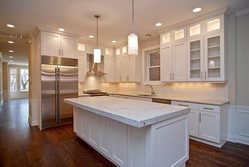 2nd image of 2036 N Sheffield St #1