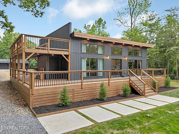 2nd image of 650 Barkmoor Dr