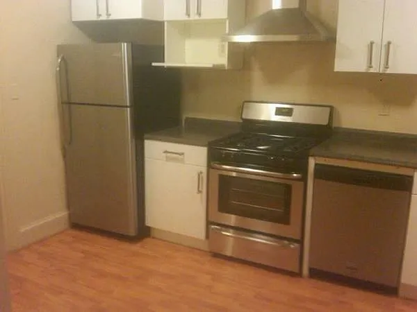 Studio, 300 sqft, $995 — Photo 2