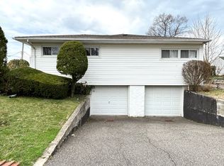 21 Teibrook Ave, Syosset, NY 11791