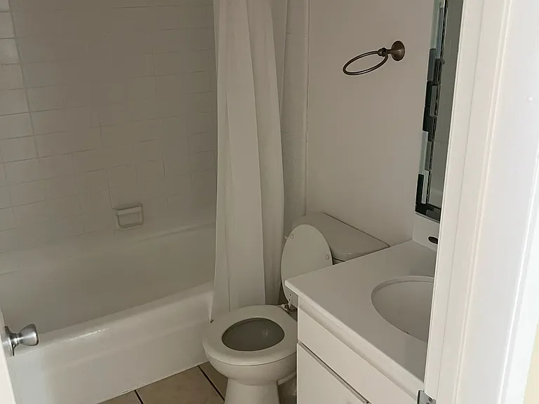 MARGATE VILLA APARTMENTS — Photo 17