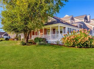 66 Ferry Landing Cir, Portsmouth, RI 02871