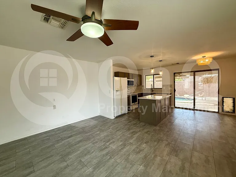 10609 W Rosewood Dr — Photo 6