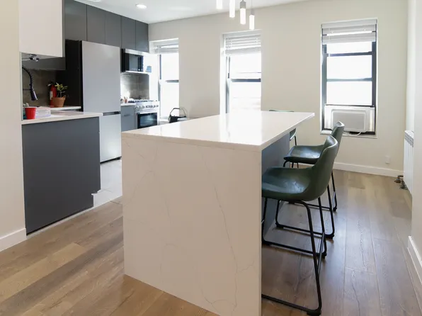 128a Noble Street image 1 of 6