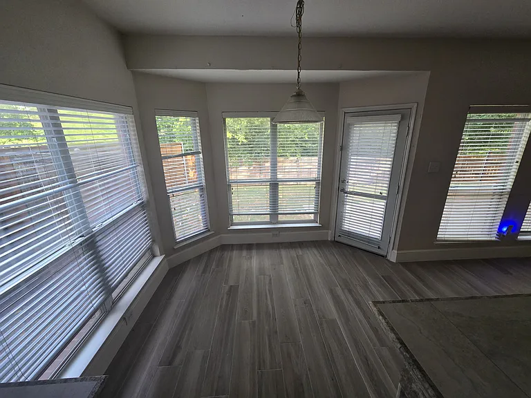 8405 Luzerne Dr — Photo 11
