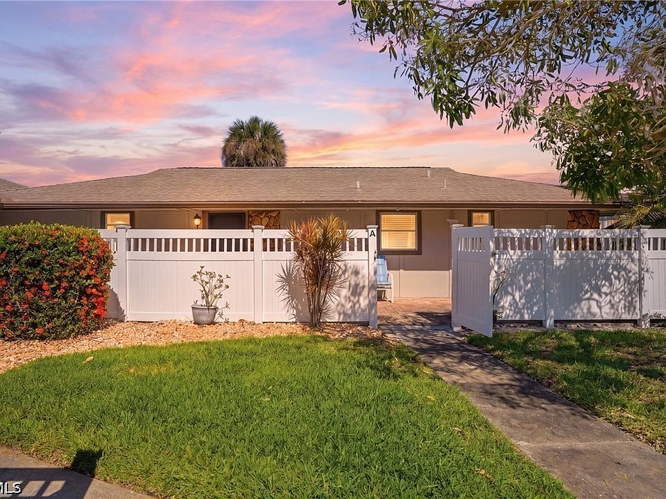 1st image of 4289 Island Cir #1