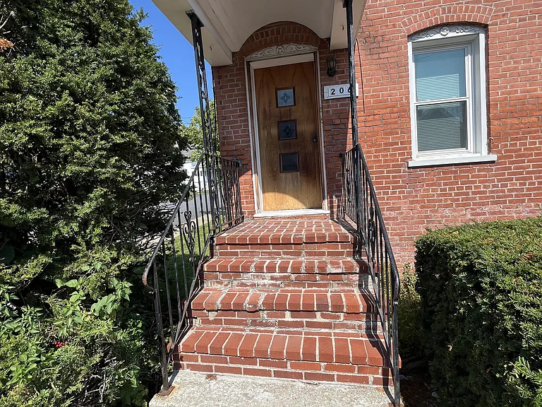 206 Saratoga Ave #1 — Photo 2