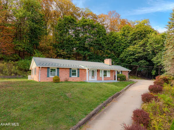 680 Barclay Dr, Bedford, PA 15522