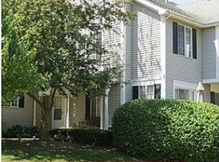 482 Lowell Dr, South Elgin, IL 60177
