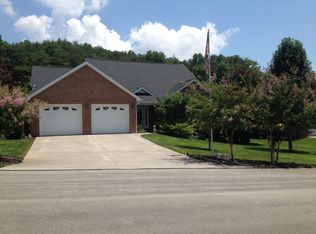 2136 Cherokee Dr, Maryville, TN 37801
