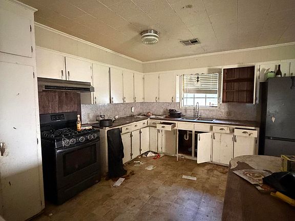 3rd image of 101 Chataignier St