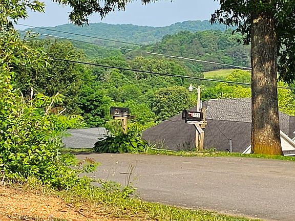 2nd image of 675 Winchester Dr