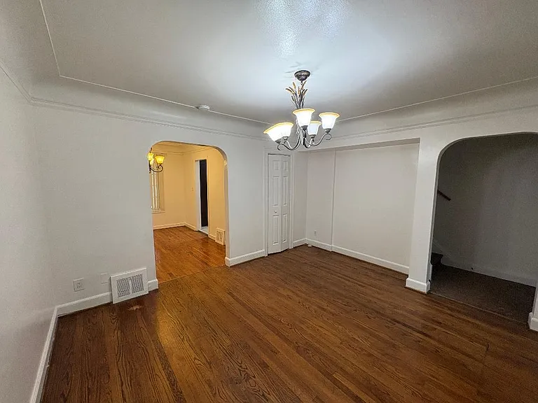 6460 Schaefer Rd — Photo 13