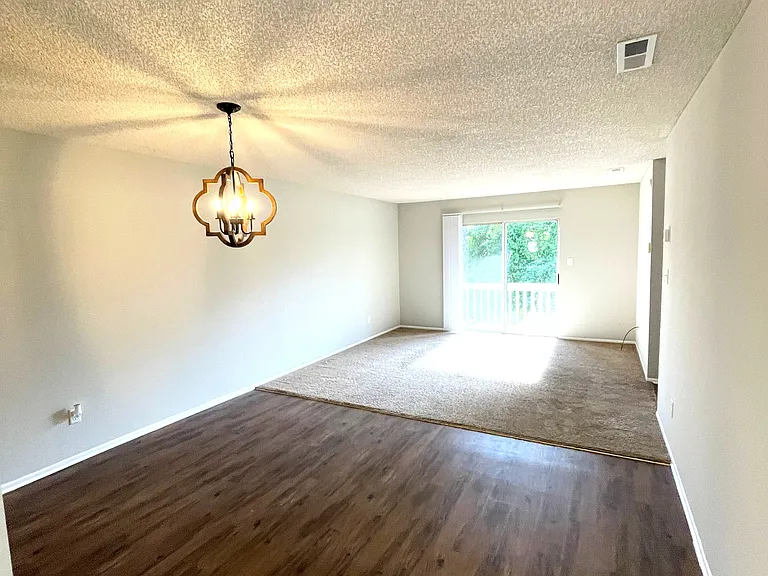 Oak Terrace Apartments — Photo 8