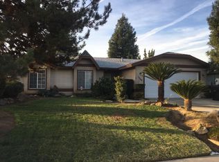 1360 E Gerald Ave, Dinuba, CA 93618