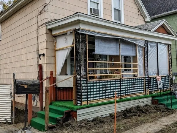 25 Warsaw St, Lackawanna, NY 14218