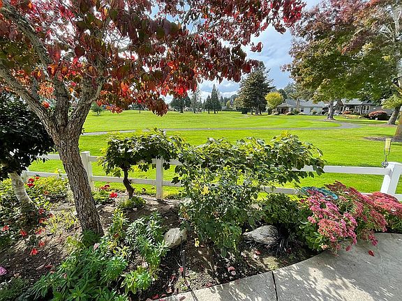 3rd image of 3125 Oakcrest Dr NW