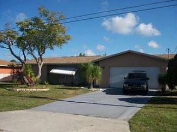 1st image of 523 NE 15th Ave