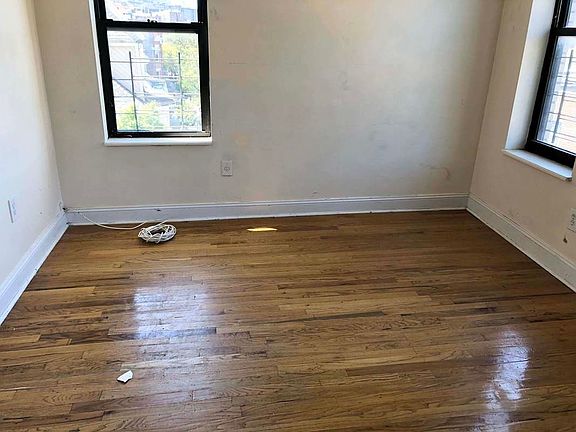 3rd image of 3004 Heath Ave APT 20