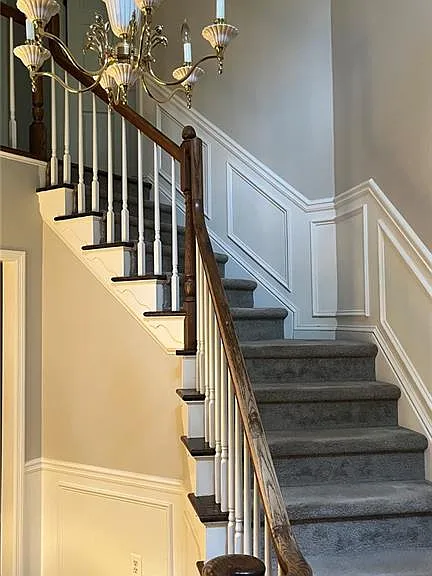 2452 N Forest Dr — Photo 3