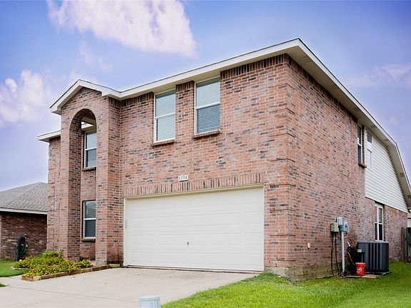 2nd image of 6104 Saint James Pl